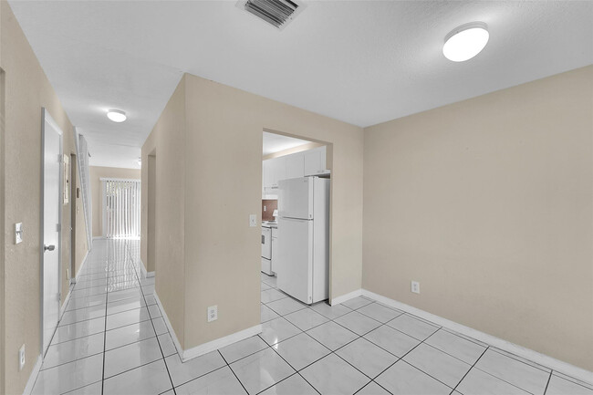 9088 NW 40th St in Coral Springs, FL - Building Photo - Building Photo