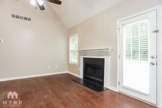 2060 Club Bay Dr in Villa Rica, GA - Building Photo - Building Photo