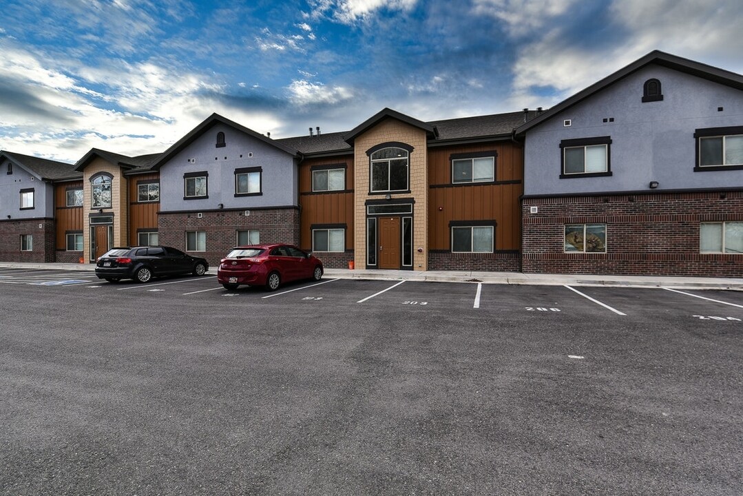 Pine Cove in West Valley City, UT - Building Photo