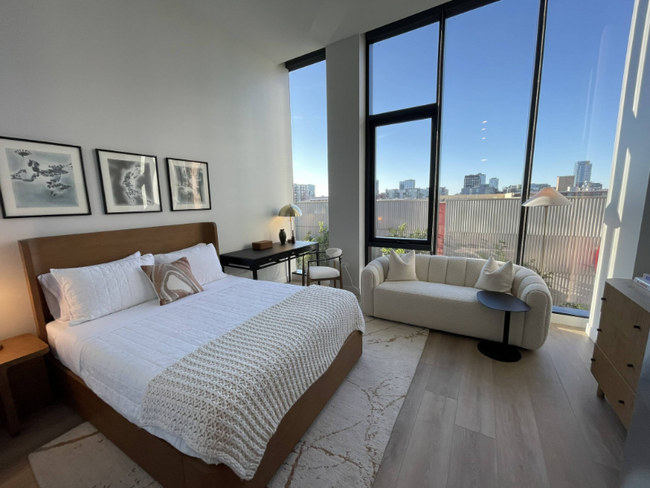 property at 1106 W Van Buren St