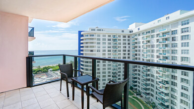 5225 Collins Ave, Unit #1417 in Miami, FL - Building Photo - Building Photo