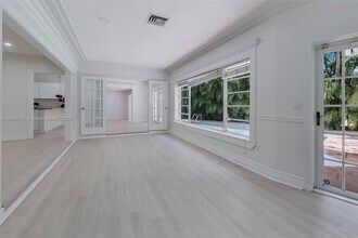 5209 Riviera Dr in Coral Gables, FL - Building Photo - Building Photo