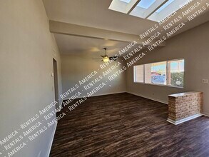 8340 E Vicksburg St in Tucson, AZ - Building Photo - Building Photo