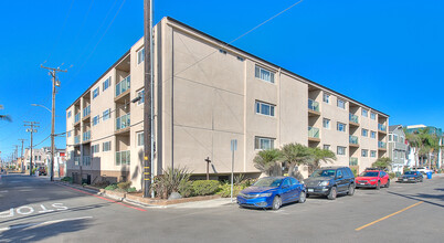 15 15th St, Unit 13 in Hermosa Beach, CA - Building Photo - Building Photo