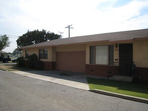14759 Betty Jean Ave in Bellflower, CA - Foto de edificio - Building Photo
