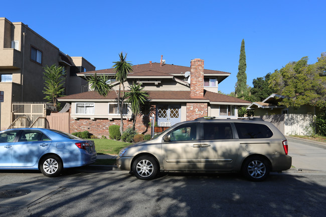 327 N Belmont St in Glendale, CA - Building Photo - Building Photo