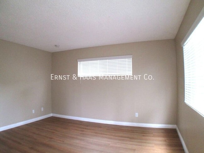 3875 Cherry Ave in Long Beach, CA - Building Photo - Building Photo