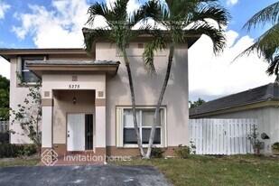 5275 NW 186th Ln in Miami Gardens, FL - Building Photo