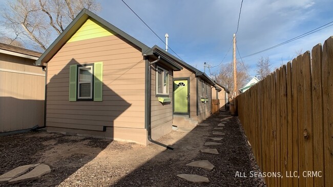 property at 720 S Cascade Ave