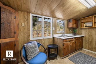 454 Rogue River Hwy in Gold Hill, OR - Building Photo - Building Photo