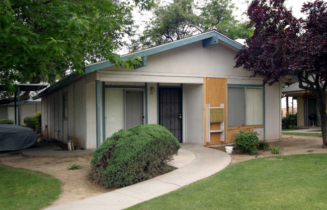 3045 W Pontiac Way in Fresno, CA - Foto de edificio - Building Photo