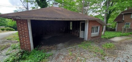 1205 W Friendly Ave in Greensboro, NC - Building Photo - Building Photo