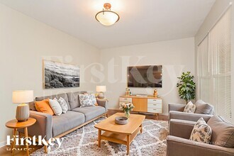 706 Boca Chica Dr in Fenton, MO - Foto de edificio - Building Photo