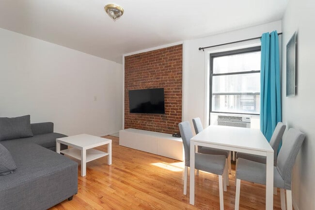 306-318-318 E 96th St