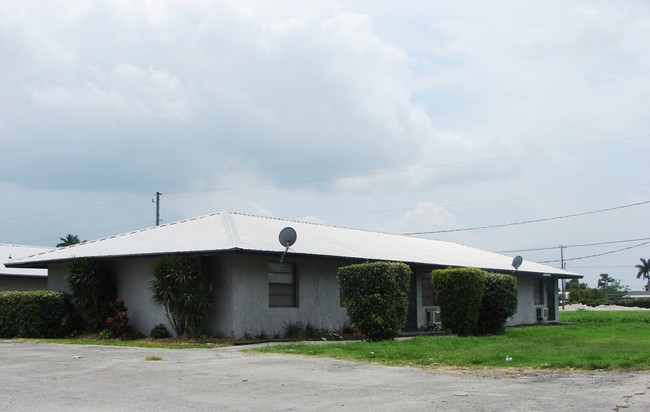 314 NW Garden Pl in Belle Glade, FL - Foto de edificio - Building Photo