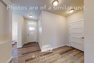 9040 Wyatt Lp SE in Tumwater, WA - Building Photo - Building Photo