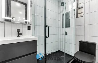 446 W 52nd St in New York, NY - Building Photo - Building Photo