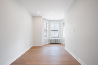 592-596 Church St & 67-71 Gloucester St in Toronto, ON - Building Photo - Interior Photo