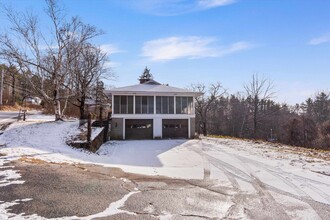 210 Chester Rd in Auburn, NH - Building Photo - Building Photo