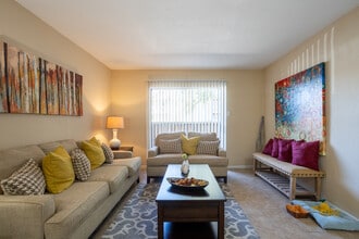 Cinnamon Ridge in Pasadena, TX - Building Photo - Interior Photo