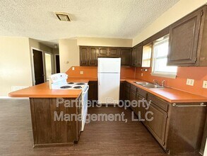 105 Pine Ave in Gentry, AR - Building Photo - Building Photo