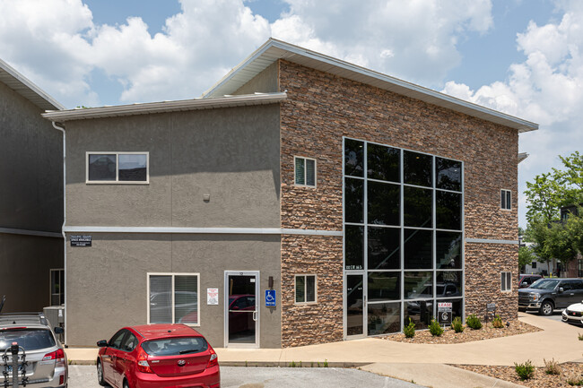 Trailways Square in Bentonville, AR - Foto de edificio - Building Photo