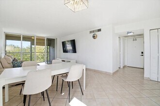 9410 Tangerine Pl in Davie, FL - Building Photo - Building Photo