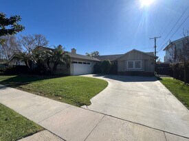 2642 Oak Knoll Dr in Los Alamitos, CA - Building Photo