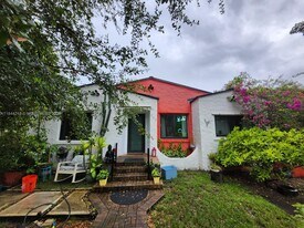 402 SW 33rd Ave in Miami, FL - Building Photo