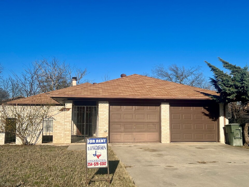 2201 Wheeler Cir in Killeen, TX - Building Photo