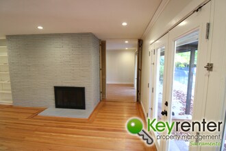 4741 Foster Way in Carmichael, CA - Building Photo - Building Photo