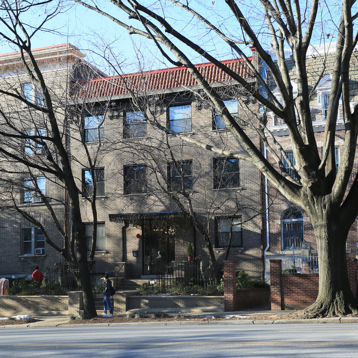 2812 Connecticut Ave NW in Washington, DC - Building Photo