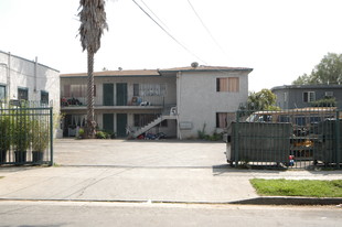 20-28 W Montana St in Pasadena, CA - Building Photo
