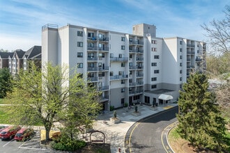 Heritage Tower & Bexley Heritage Apartments in Columbus, OH - Building Photo - Building Photo