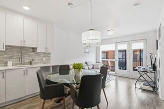 2560 Bossuet Rue in Montréal, QC - Building Photo - Building Photo