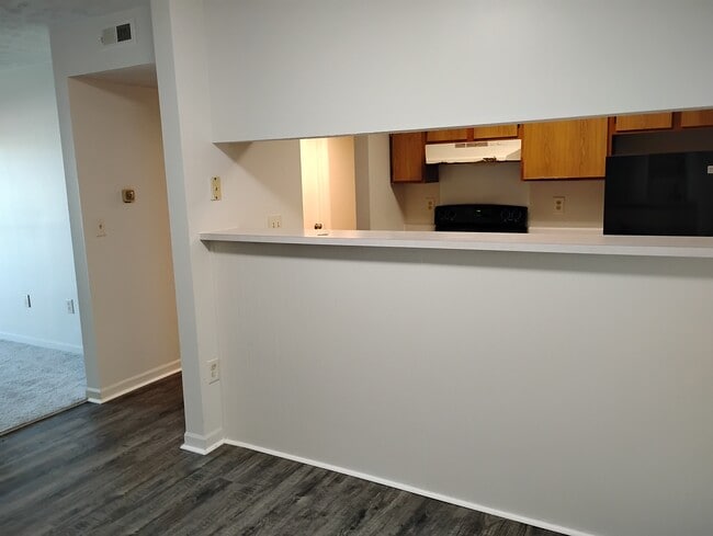 Deerfield Village in Kendallville, IN - Foto de edificio - Building Photo