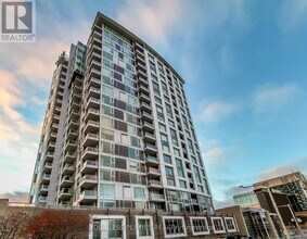 1035 Bank St in Ottawa, ON - Building Photo - Building Photo