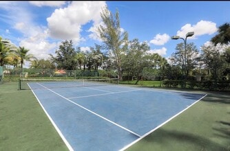28151 Dovewood Ct in Bonita Springs, FL - Foto de edificio - Building Photo