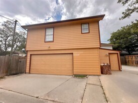 11130 Hanning Ln in Houston, TX - Building Photo