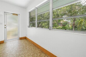 356 14th Ave NE in St. Petersburg, FL - Building Photo - Building Photo