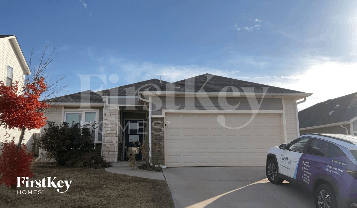 612 NW 182nd St in Edmond, OK - Building Photo