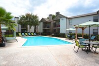 Pointe at Steeplechase photo'