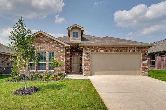 1145 Croxley Wy in Justin, TX - Foto de edificio