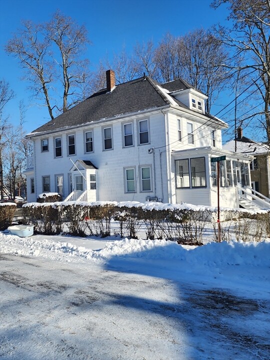 48 Locust St in Brockton, MA - Building Photo