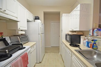2128 Chatelain Way in Mount Pleasant, SC - Building Photo - Building Photo