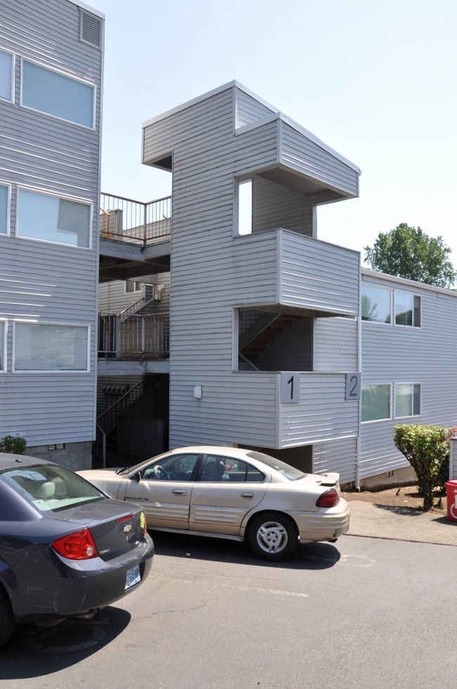 Big River Woodland Trail Apartments in Saint Helens, OR - Building Photo - Building Photo