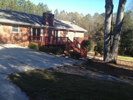 Room in House on Pleasant Hill Rd in Lawrenceville, GA - Building Photo