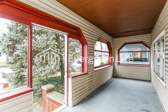 2004 Dale Rd in Cincinnati, OH - Building Photo - Building Photo