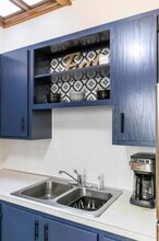 231 E College Ave in Appleton, WI - Foto de edificio - Building Photo