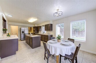 15754 Walkwood Dr in Houston, TX - Building Photo - Building Photo